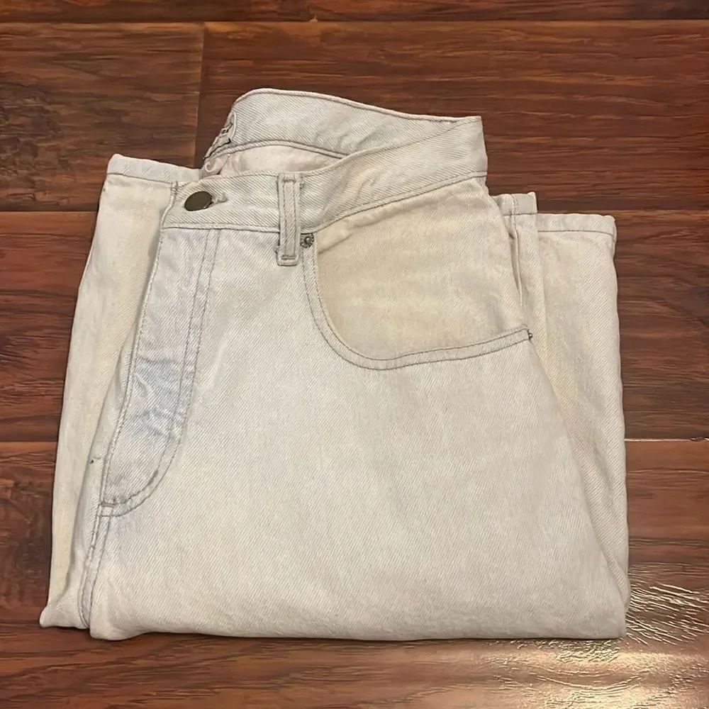 Vintage Guess Light Wash Denim Shorts